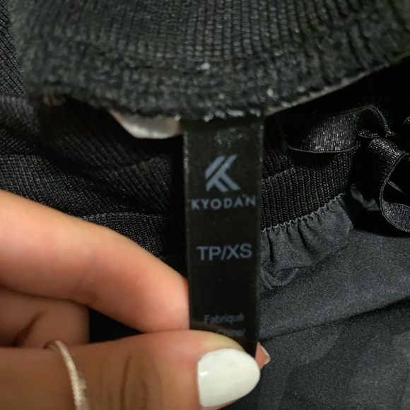 camo cargo pants - Picture 3 of 4